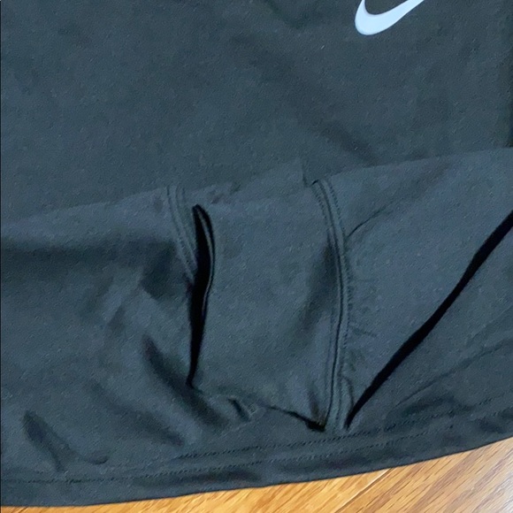Nike inspired crop top - Picture 3 of 4